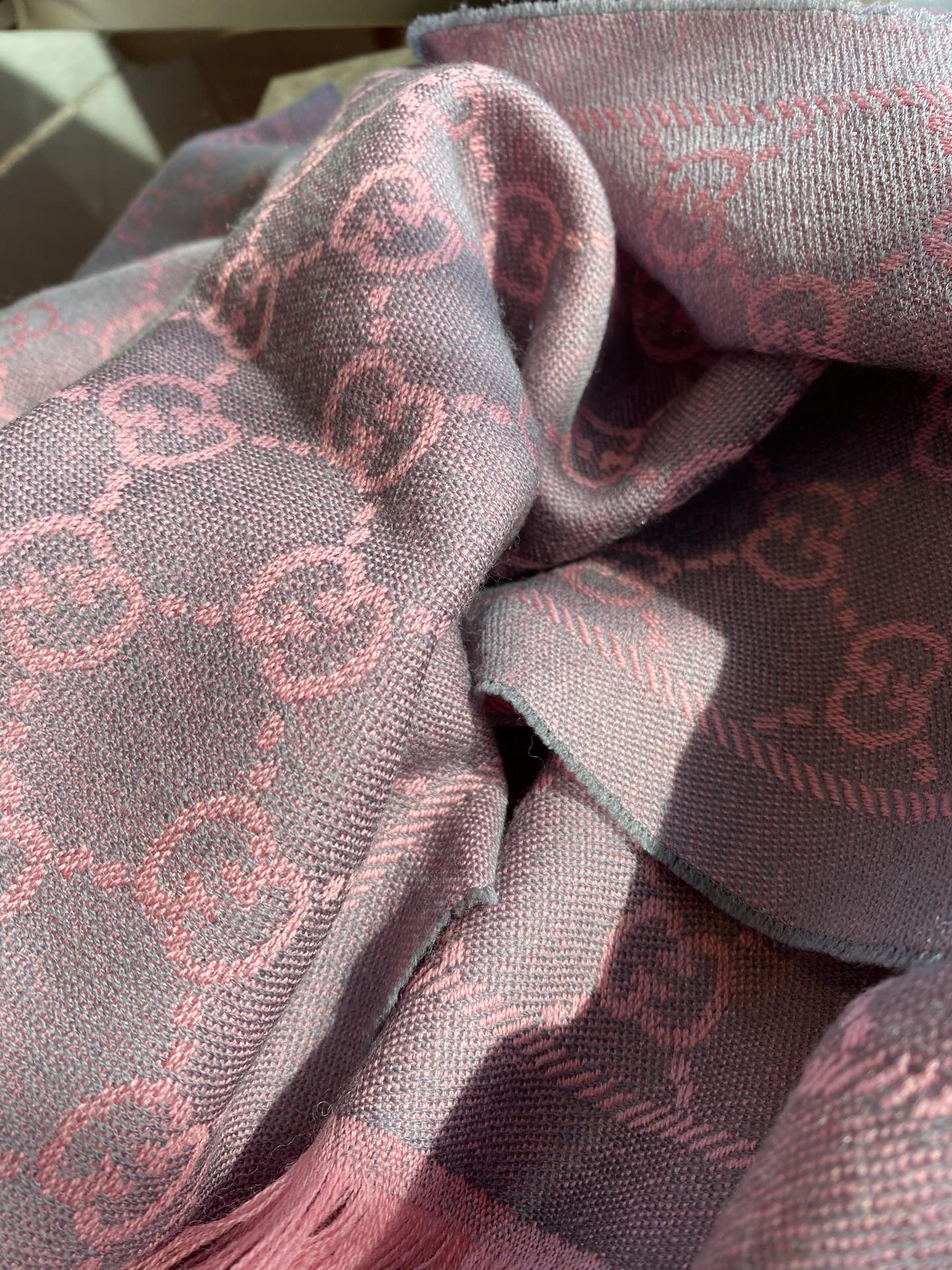 Gvc*1 GG Lamé Lacquard Stole Scarf Pink 71in/180cm