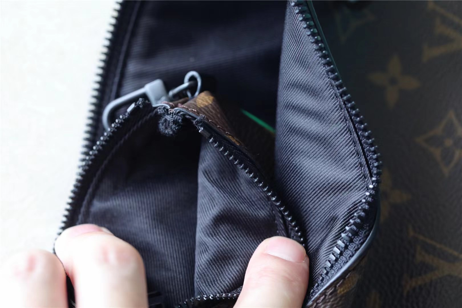 L0vis Vvtt0n Trio Messenger Monogram Macassar Canvas By Virgil Abloh’s Green For Men, Men’s Bags, Shoulder And Crossbody Bags 9.5in/25cm LV