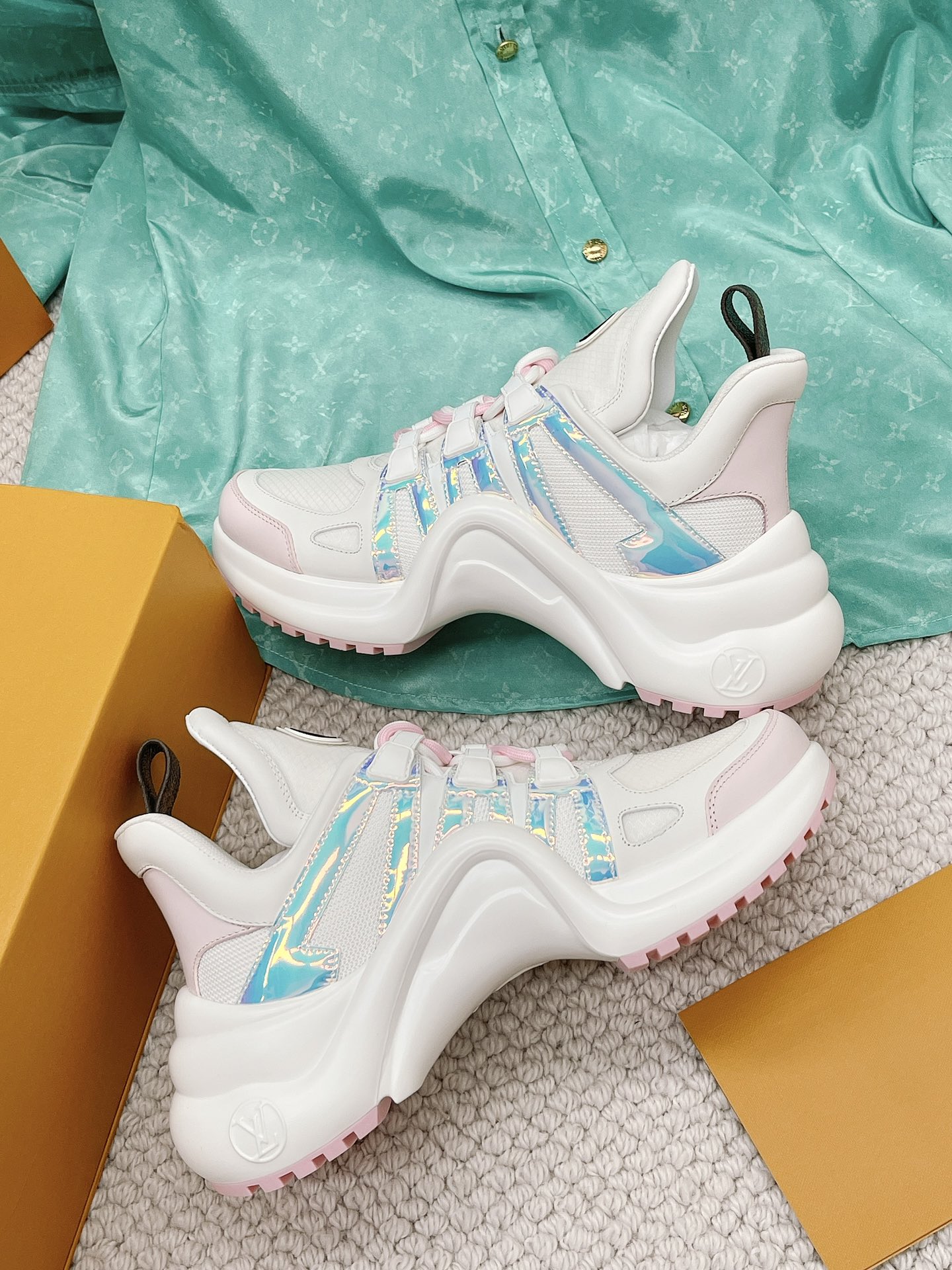 L0vis Vvtt0n Women’s LV Archlight Sneaker Pink For Women LV