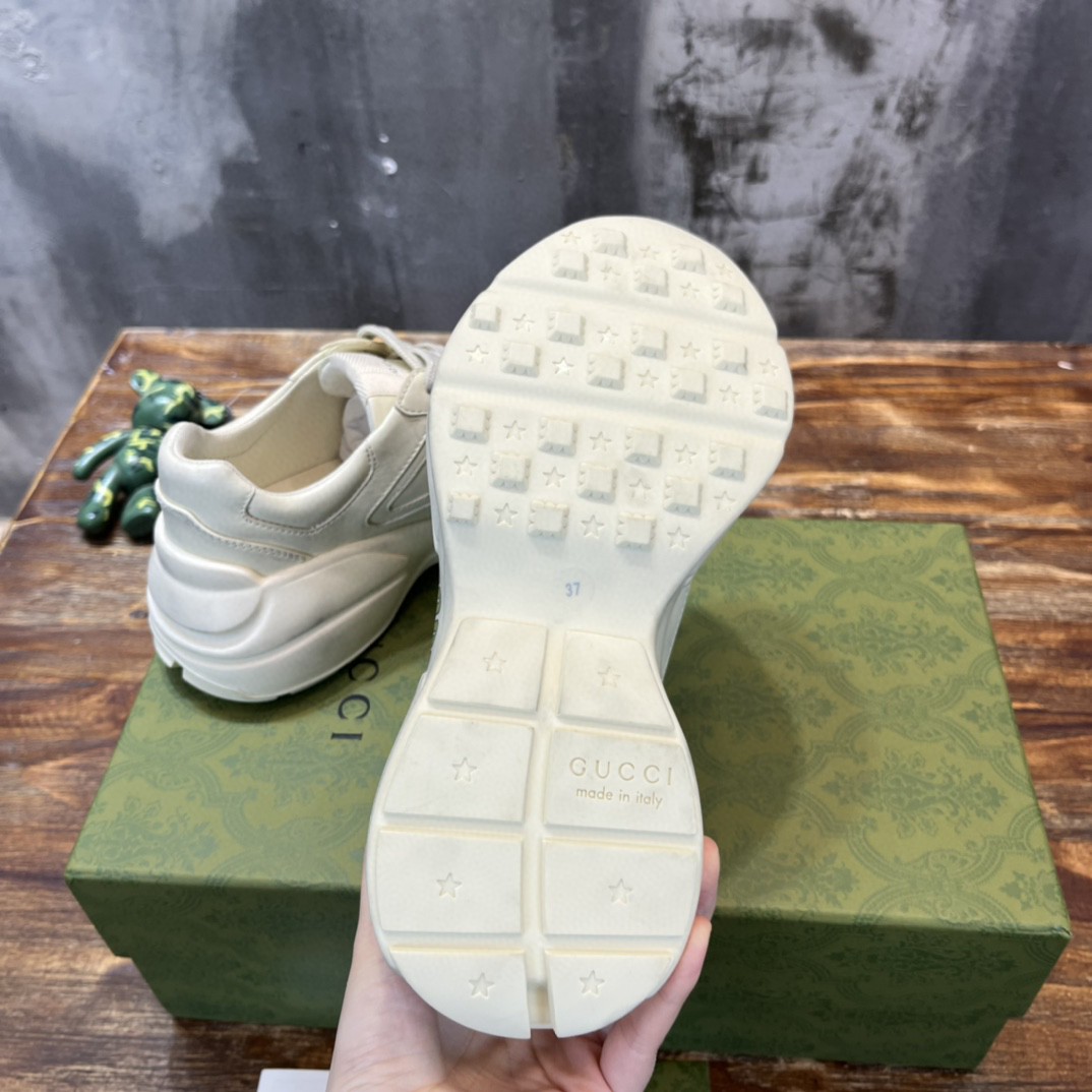 Gvc*1 Men’s Rhyton Sneaker With Strawberry Print Ivory White For Men ‎‎703814 DRW00 9522