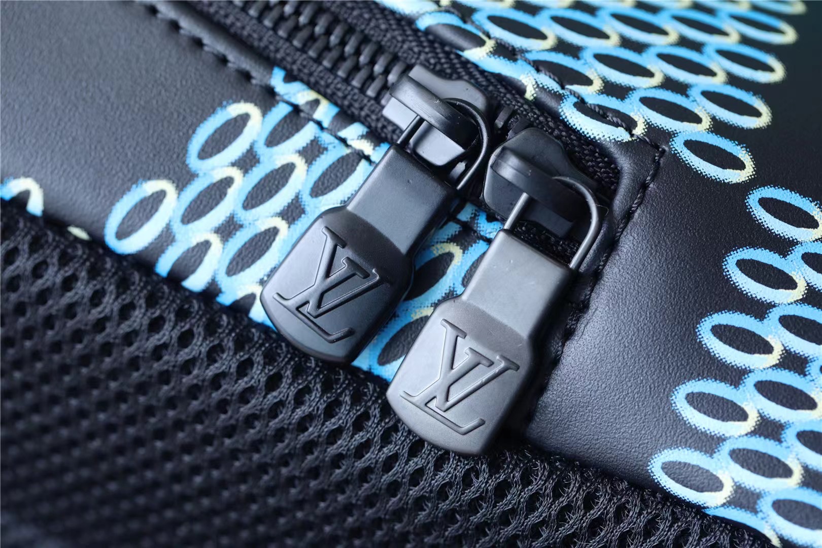 L0vis Vvtt0n Racer Damier Spray Blue For Men, Men’s Backpacks 16in/41cm LV