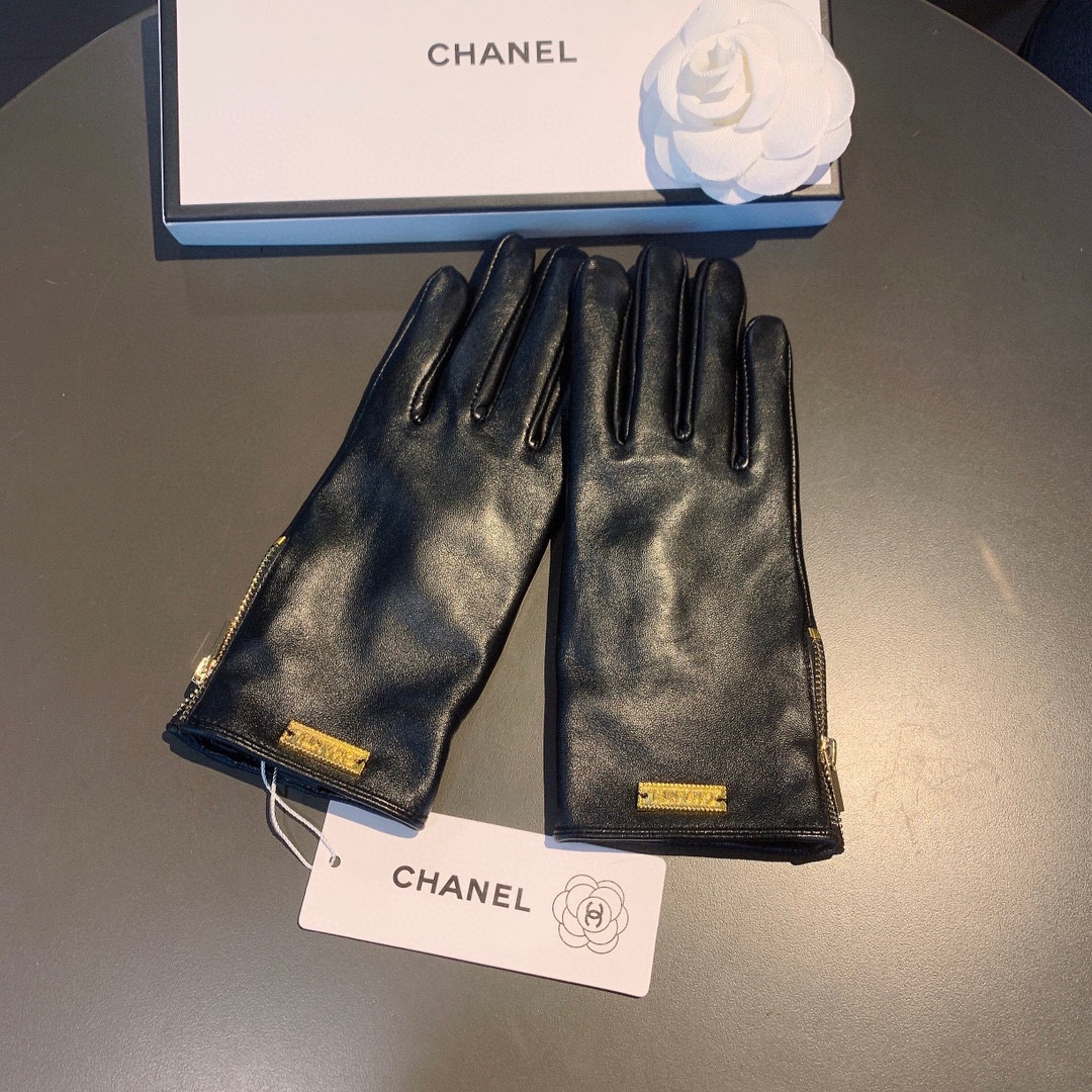 Ch**el Gloves In Black