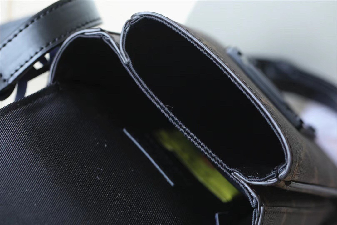 L0vis Vvtt0n S-Lock Vertical Wearable Wallet Monogram Macassar Black For Men, Men’s Bags, Shoulder And Crossbody Bags 7.5in/19cm LV M81522