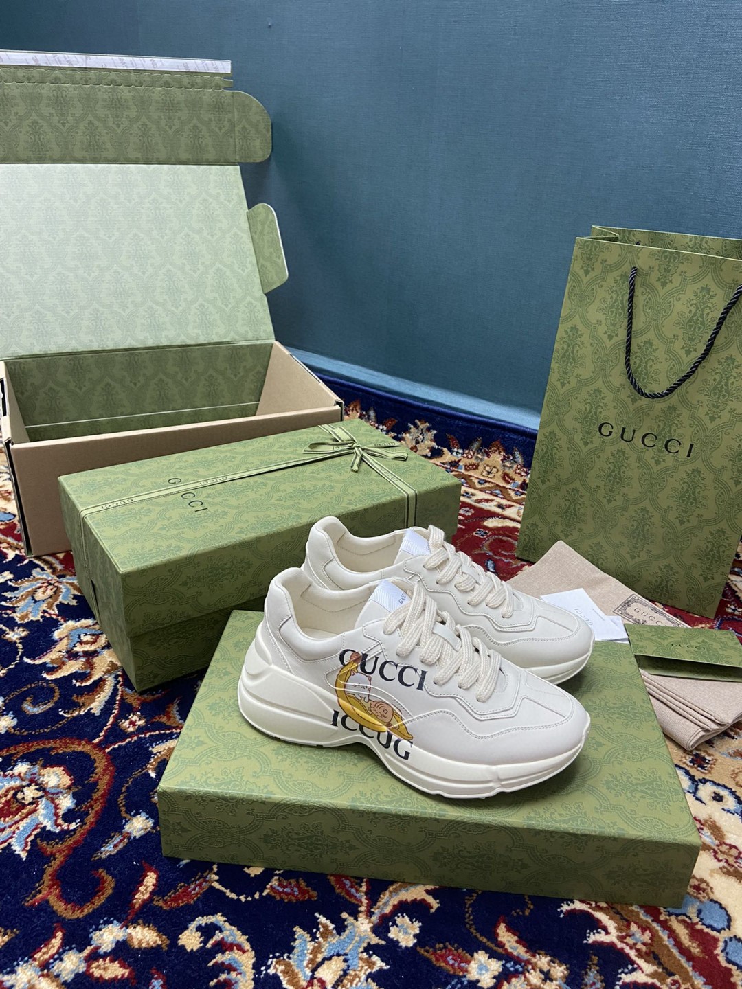 Gvc*1 Men’s Rhyton Sneakers With Bananya White Ivory For Men 659408-2SH00-9522a