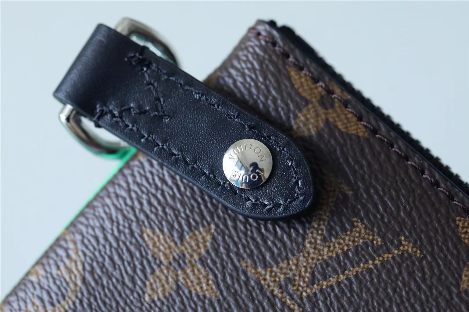 L0vis Vvtt0n Trio Messenger Monogram Macassar Canvas By Virgil Abloh’s Green For Men, Men’s Bags, Shoulder And Crossbody Bags 9.5in/25cm LV