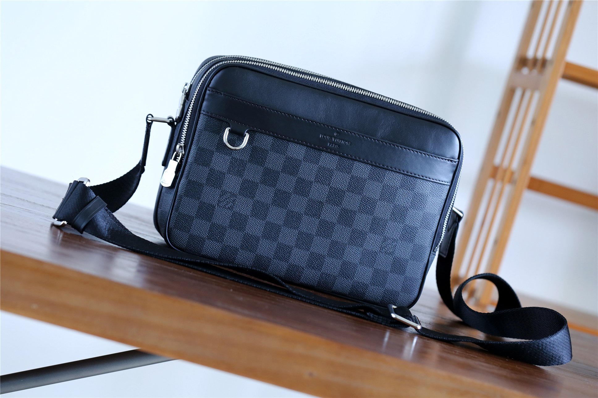 L0vis Vvtt0n Trocadero Messenger NM PM Damier Graphite For Men, Men’s Bags, Shoulder And Crossbody Bags 11.4in/29cm LV
