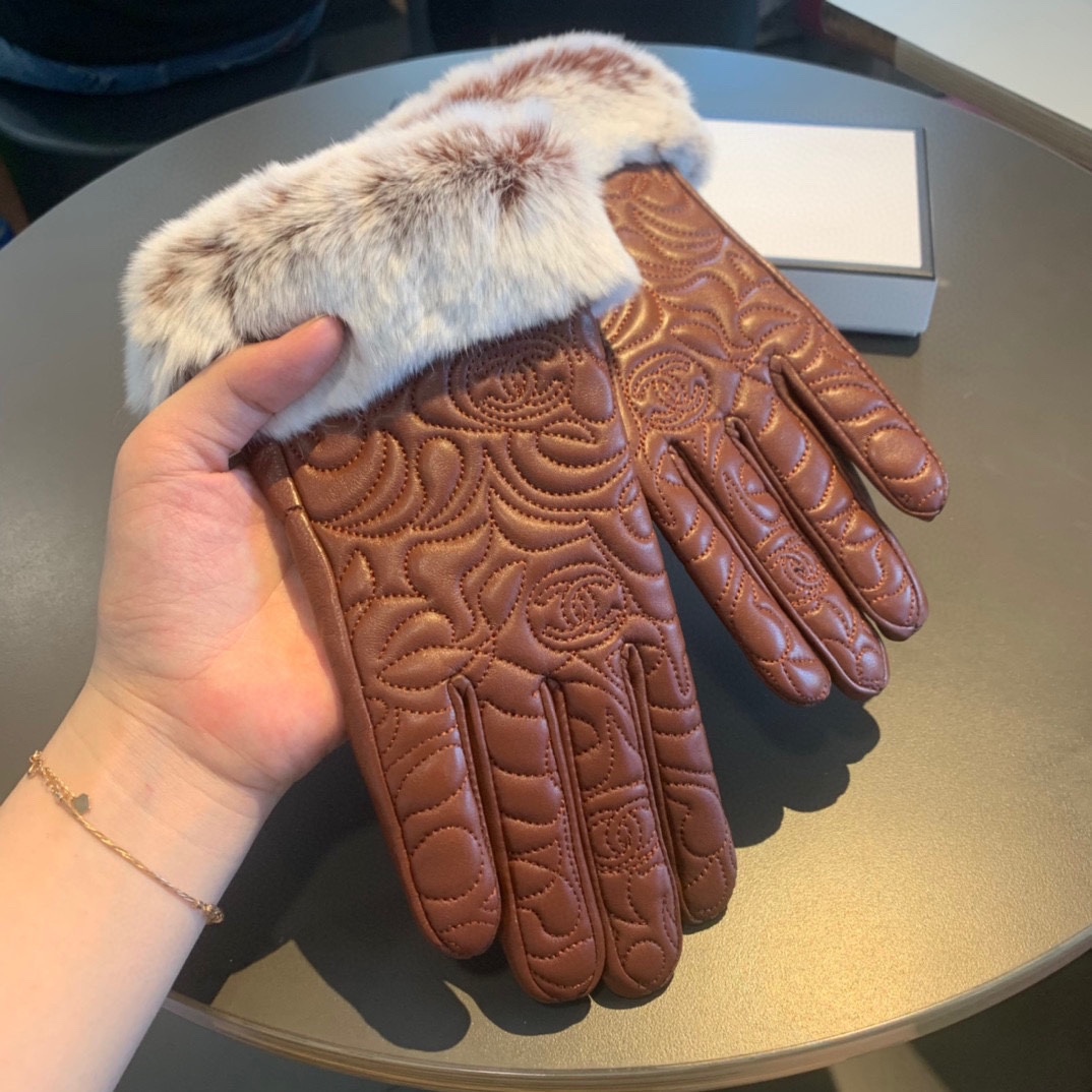 Ch**el Gloves In Brown
