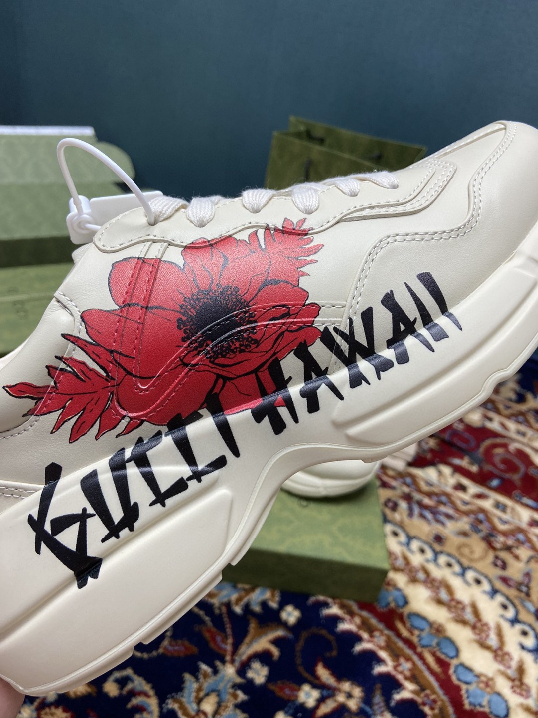 Gvc*1 Men’s Rhyton Sneakers With Gvc*1 Hawaii Poppy Print White Ivory For Men 631708-DRW00-9522