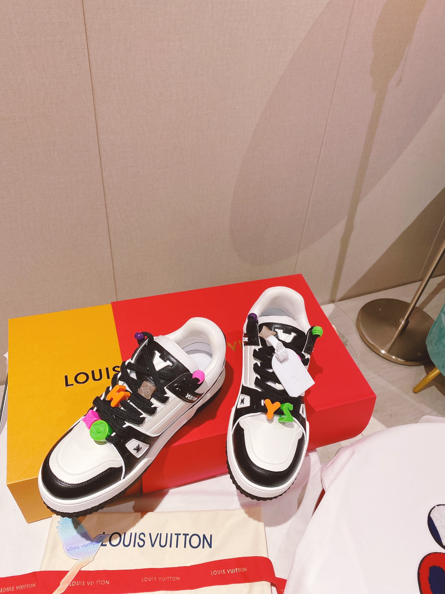 L0vis Vvtt0n Women’s LV Trainer Sneaker Black For Women LV