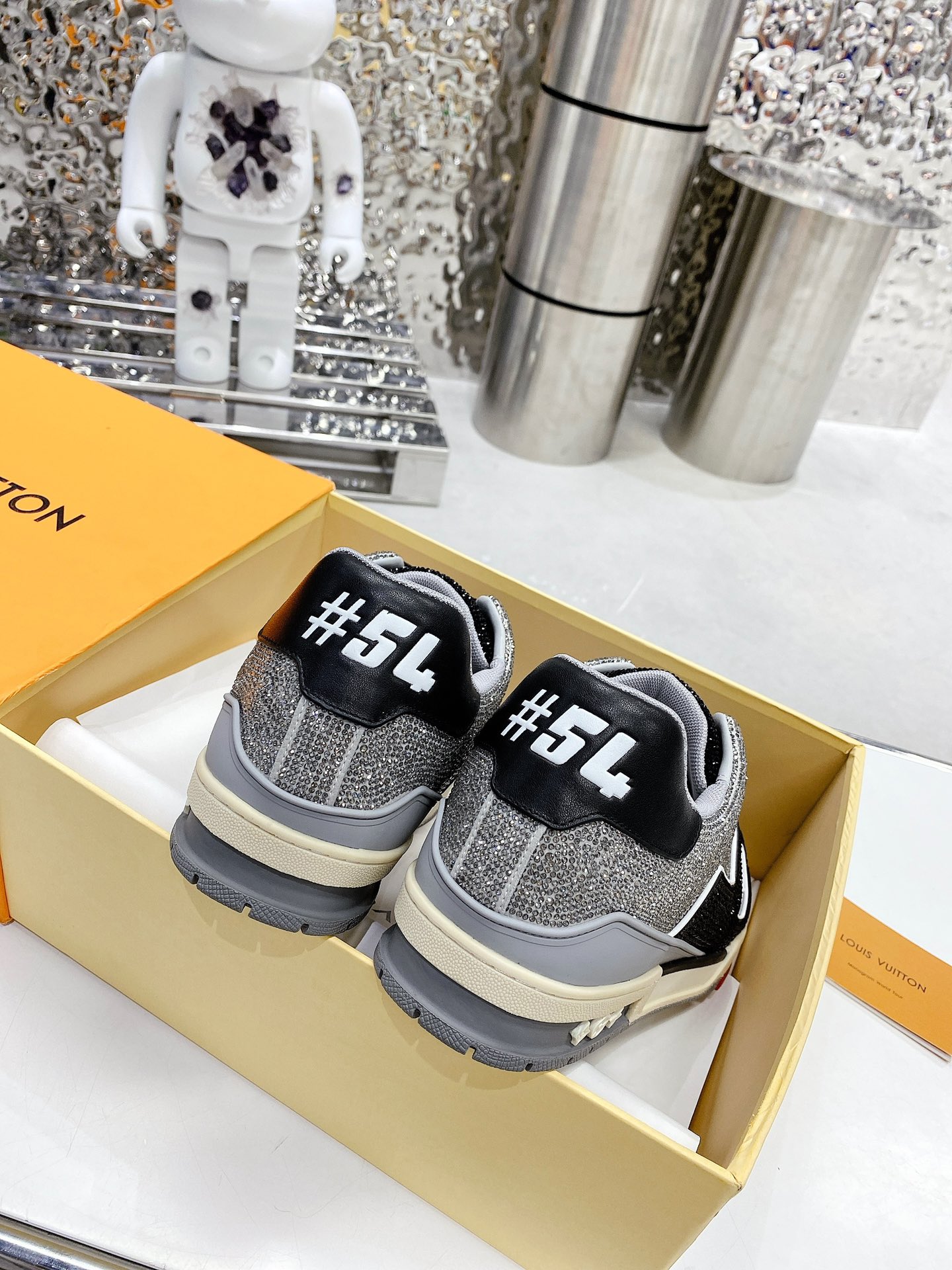 L0vis Vvtt0n Women’s LV Trainers Black For Women LV