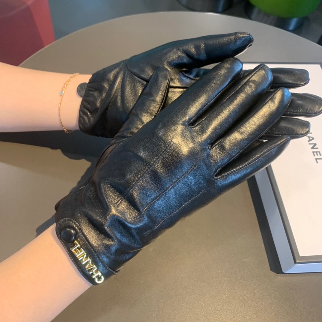 Ch**el Gloves In Black