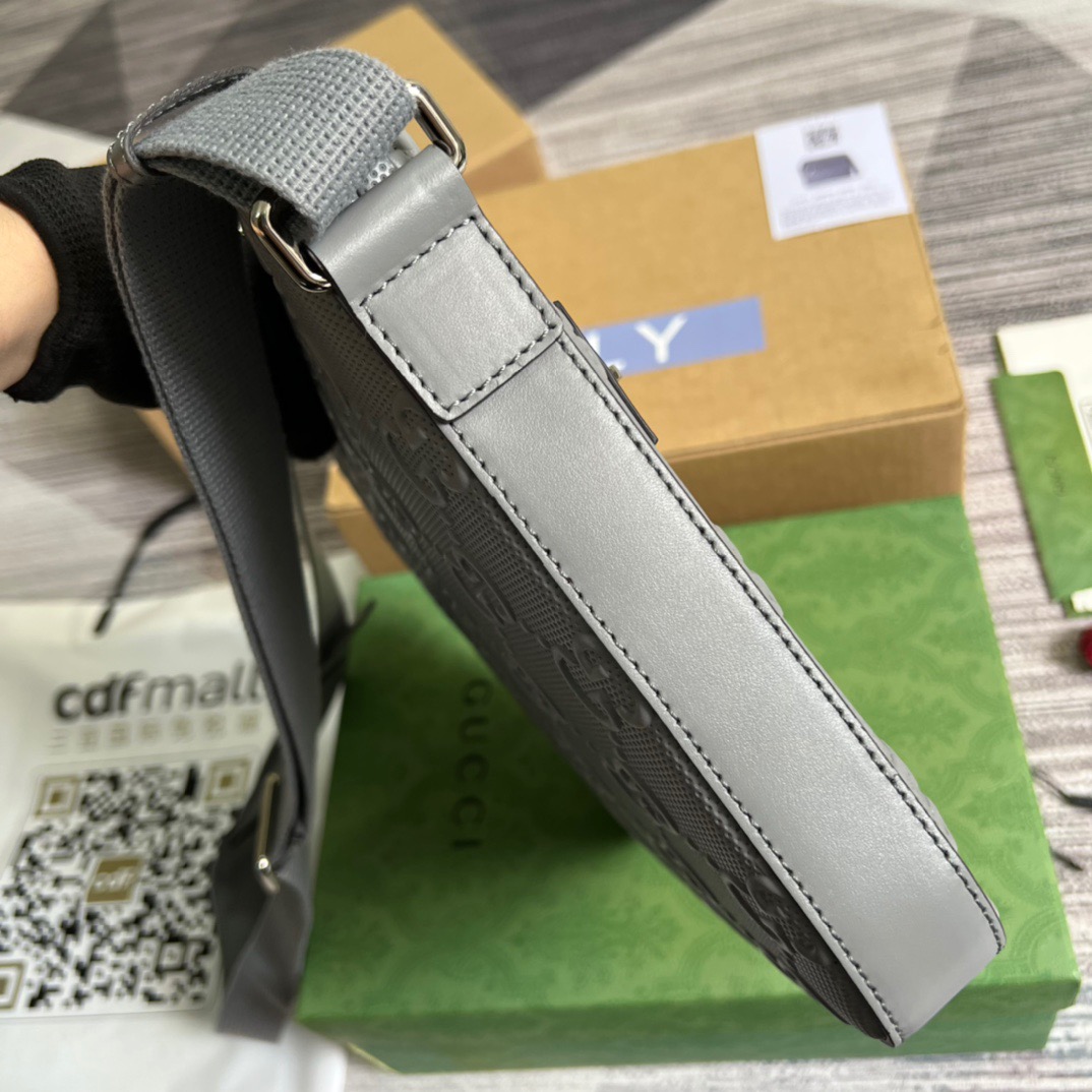 Gvc*1 GG Embossed Bag Grey GG Embossed  For Men 10.2in/26cm GG 406410 1W3CN 1275