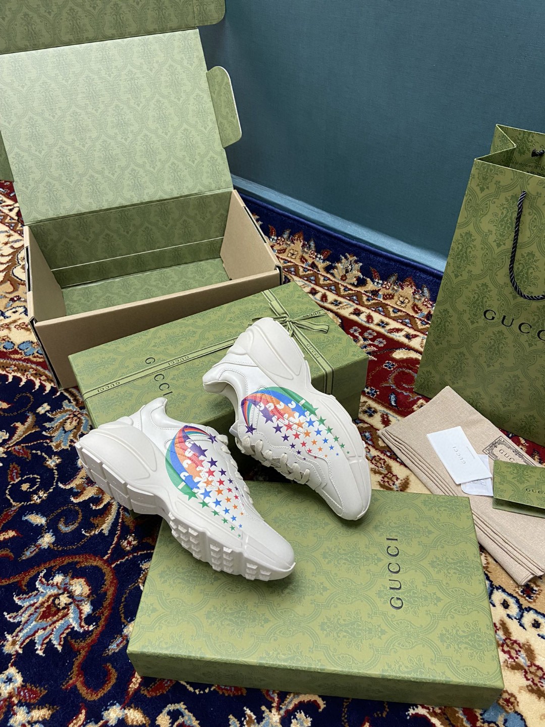 Gvc*1 Men’s Rhyton Sneakers With Gvc*1 Stars White Ivory For Men ‎684899