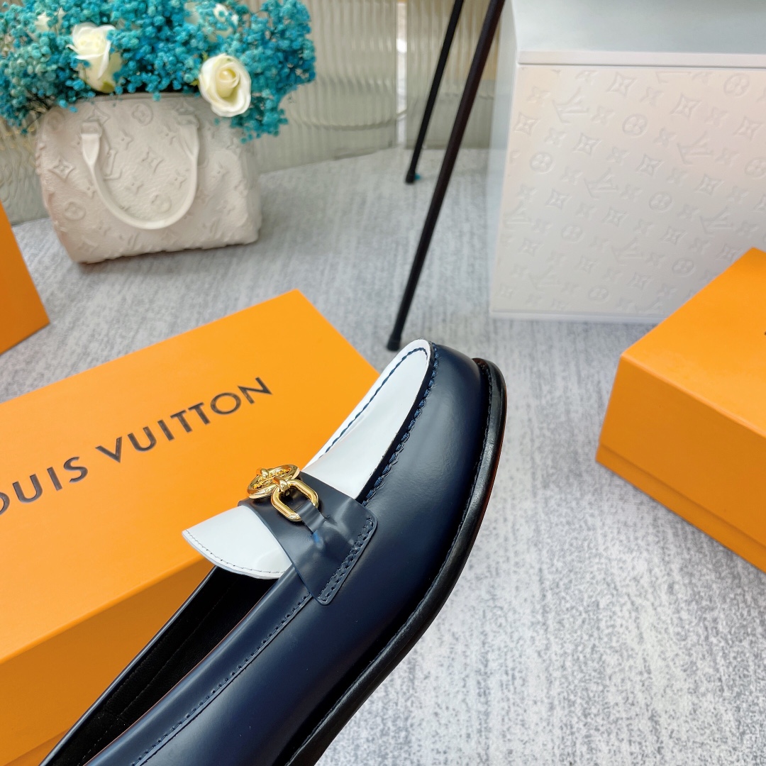 L0vis Vvtt0n Women’s Chess Flat Loafe Black And White For Women LV