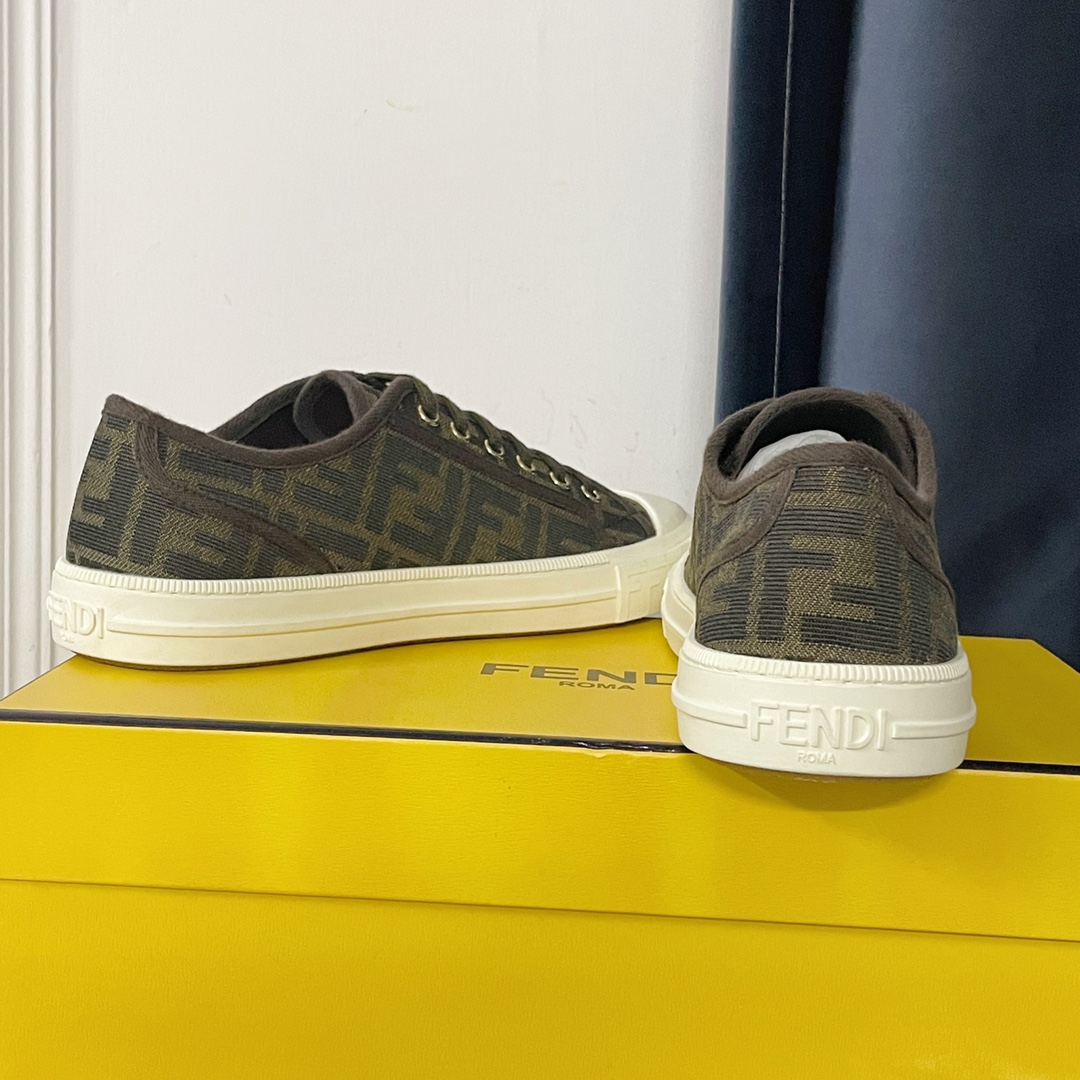 F**di Domino Brown FF Fabric Low-Tops For Women 8E8325AJZXF0R7V