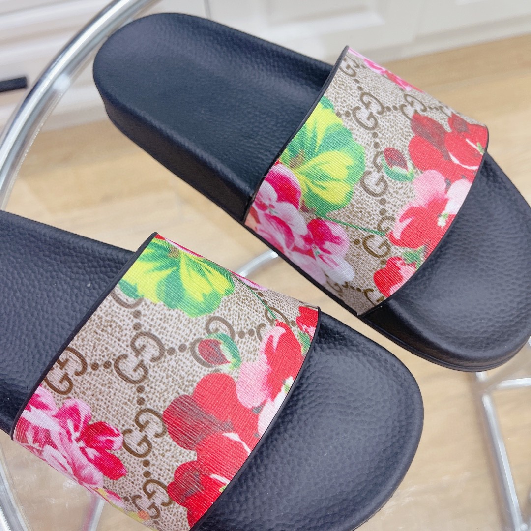 Gvc*1 Men’s Slides Bloom Print Red For Men 408508 G2200 8919