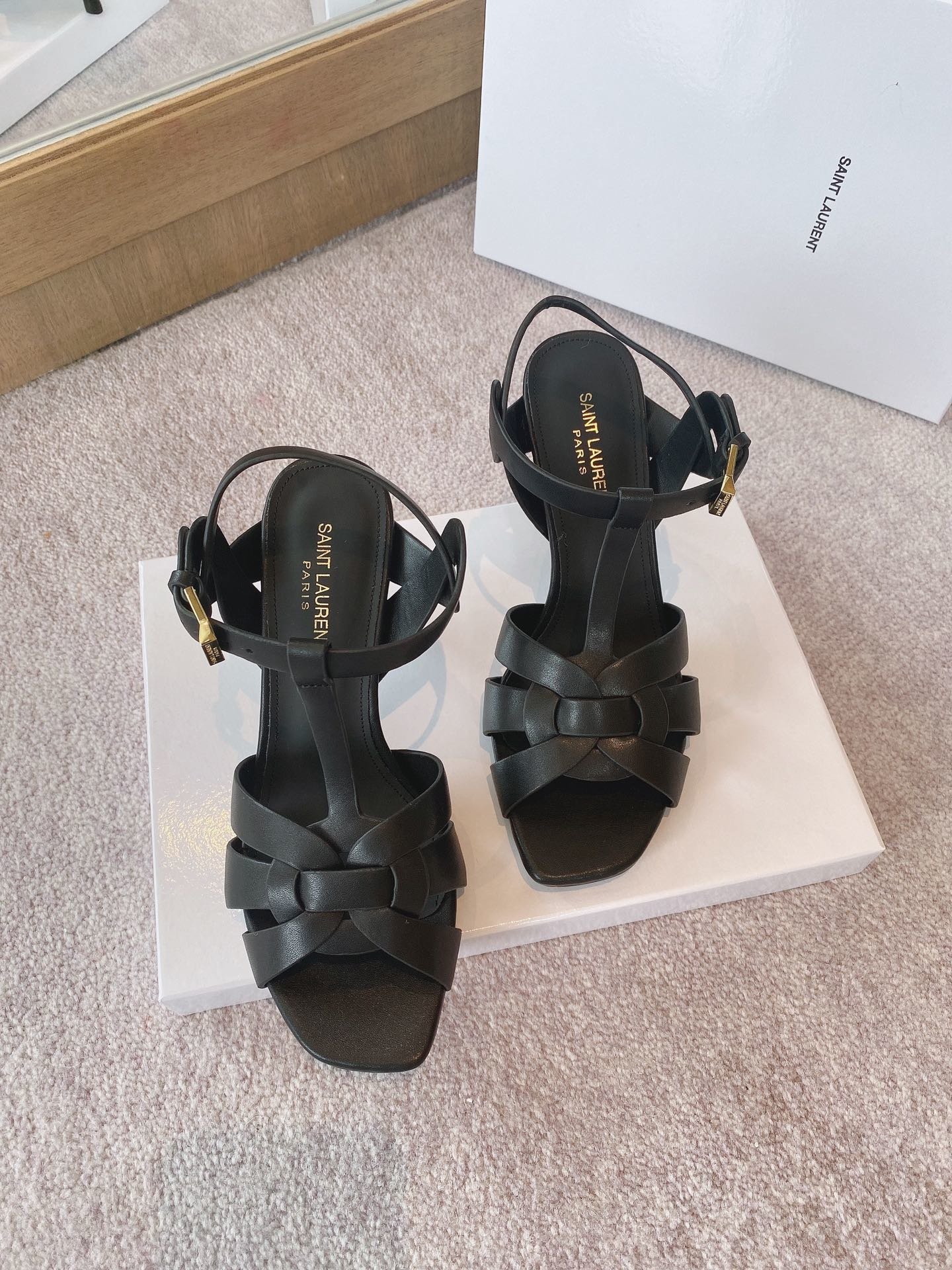 Sa1nt Lau*nt Women’s Tribute Sandals Black For Women Y51 620673dwe001000