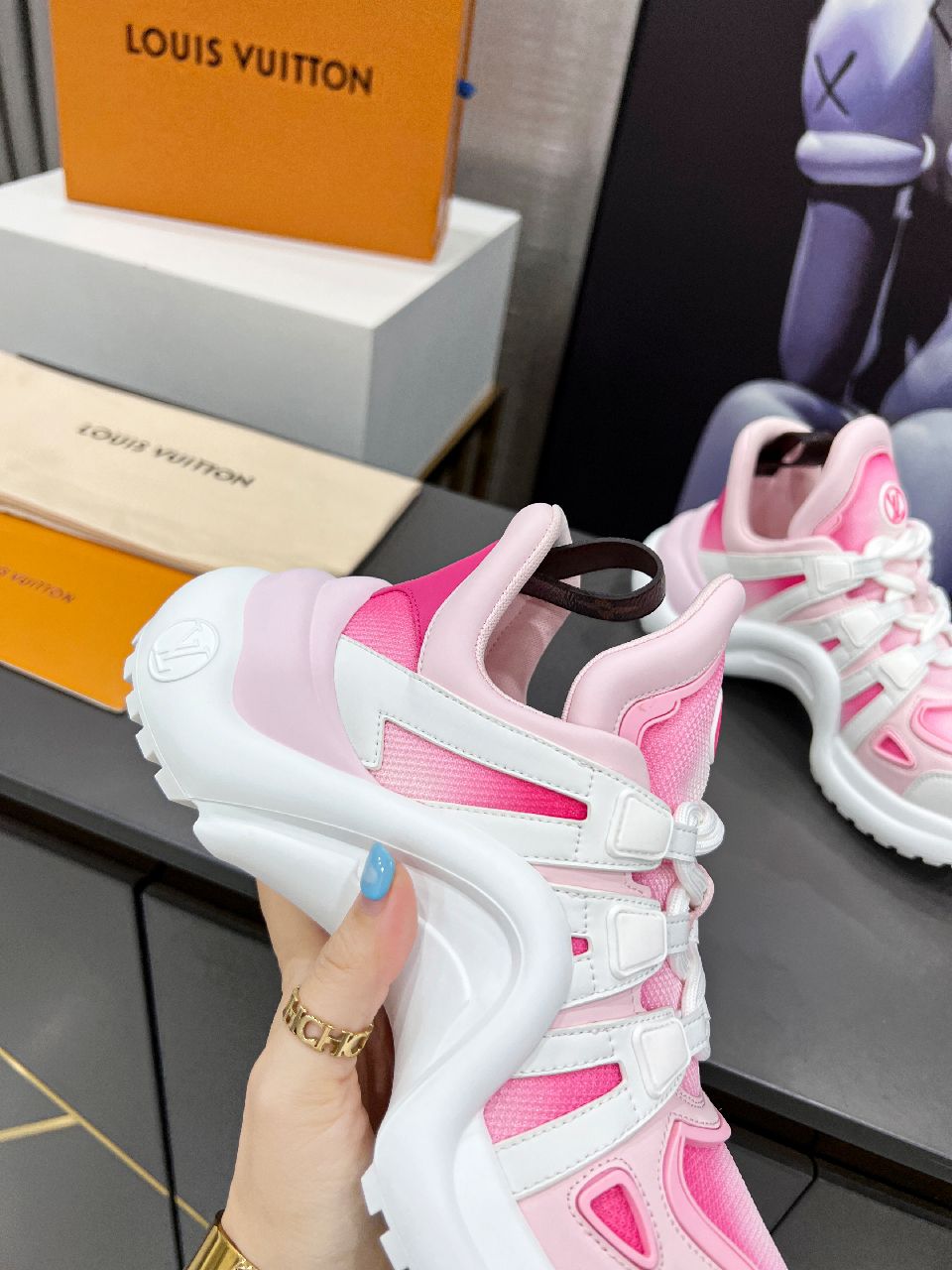 L0vis Vvtt0n Women’s LV Archlight Sneaker Pink For Women LV 1A9RUV