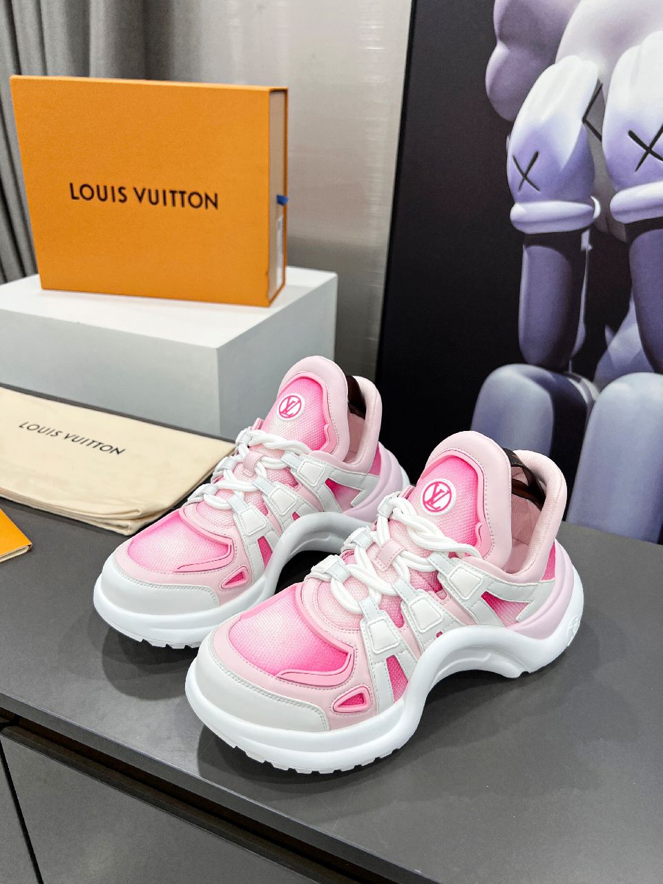 L0vis Vvtt0n Women’s LV Archlight Sneaker Pink For Women LV 1A9RUV