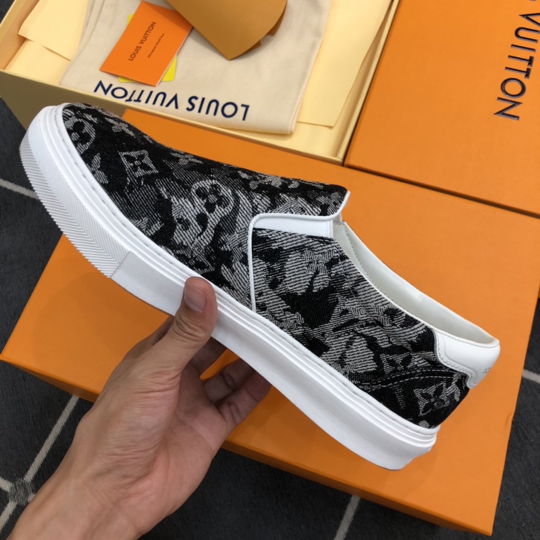 L0vis Vvtt0n LV Slip On Black For Men LV