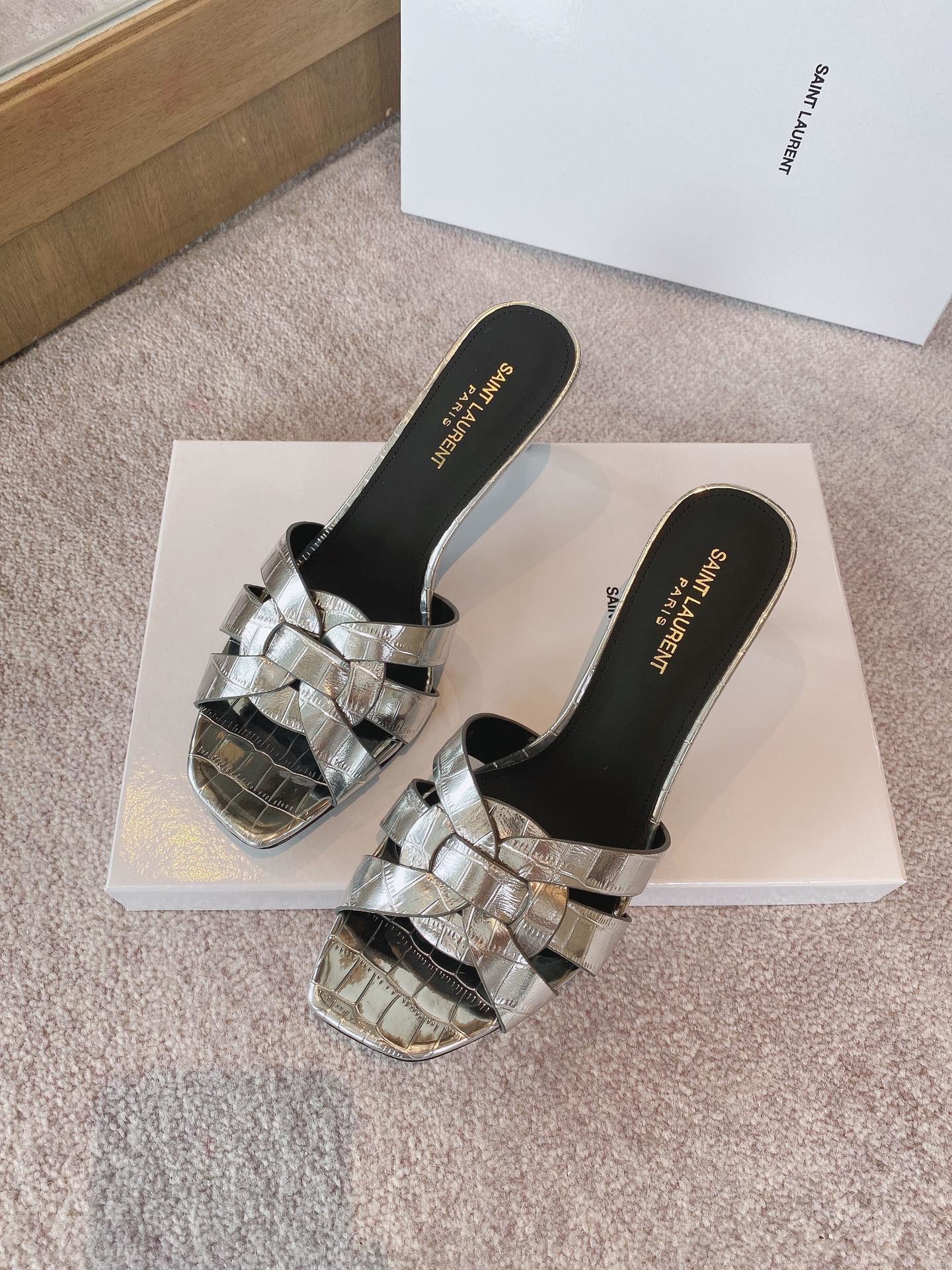 Sa1nt Lau*nt Women’s Tribute Heeled Mules Sliver For Women Y51