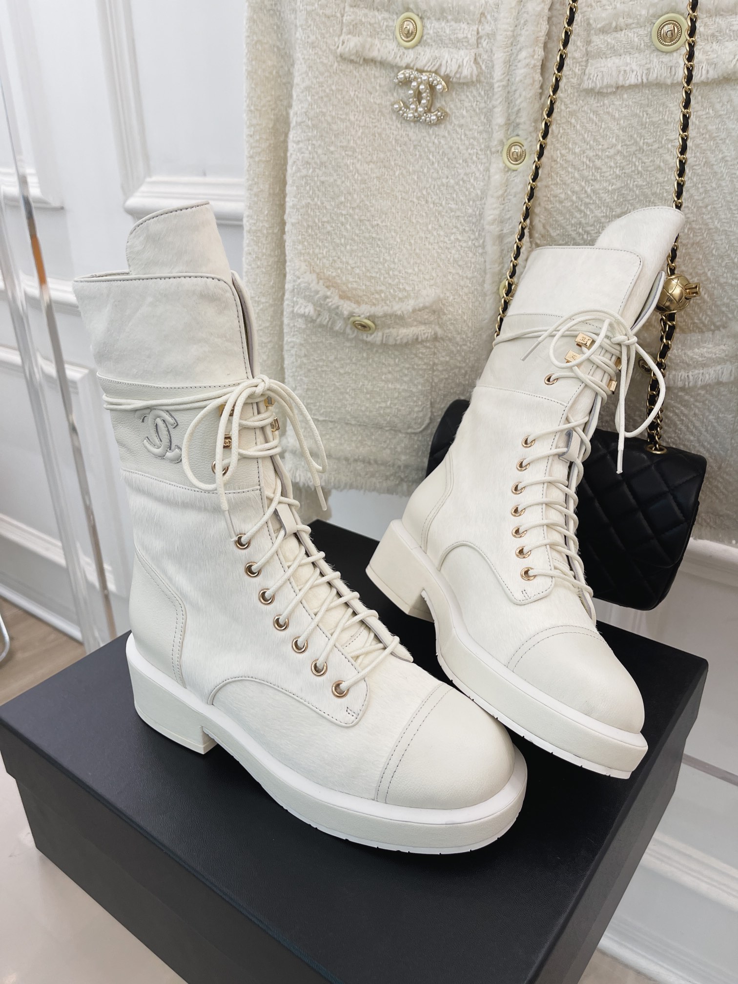 Ch**el Women’s Lace-Ups White For Women G39506 Y56127 K4955