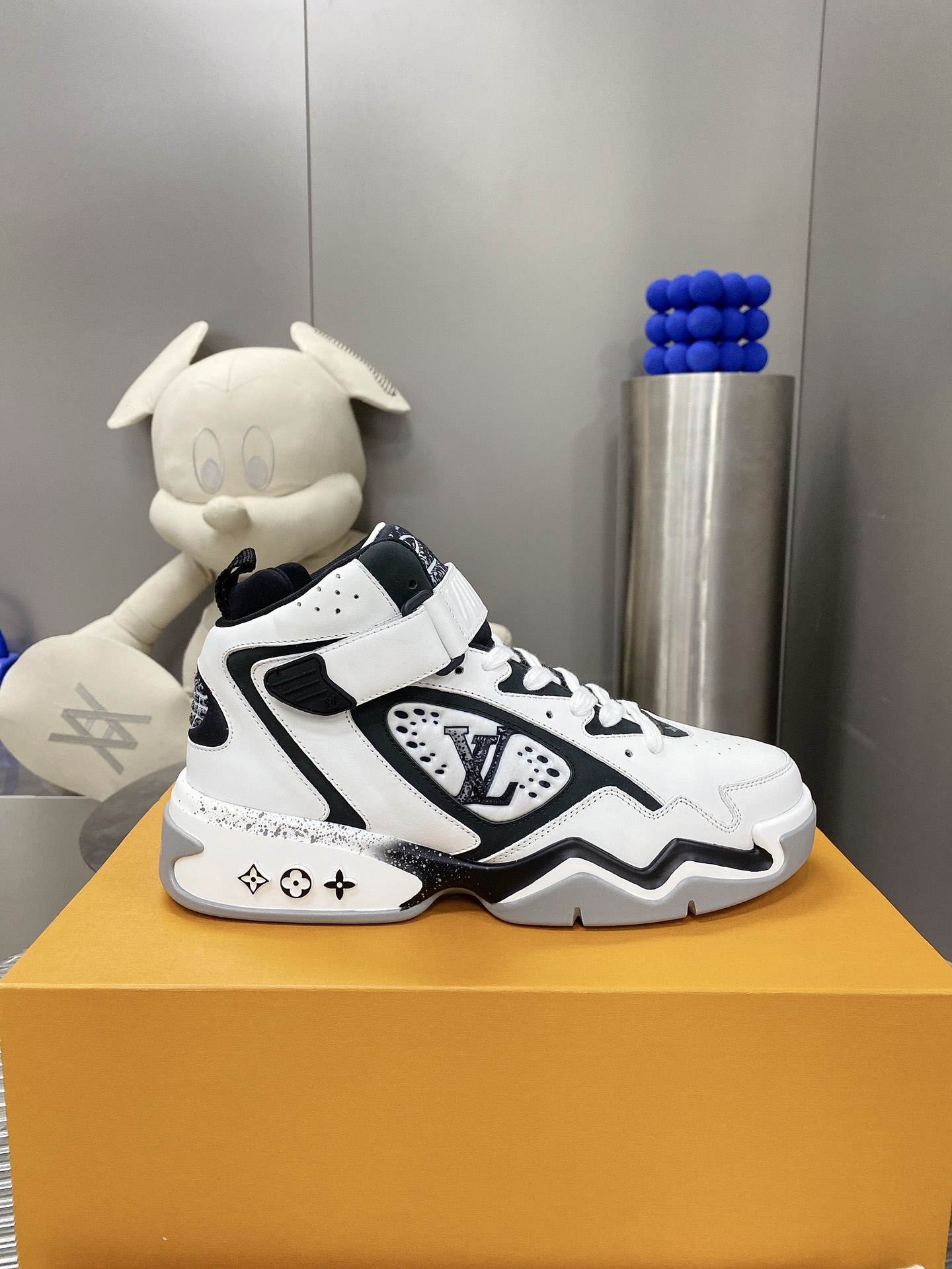 L0vis Vvtt0n Women’s Sneaker LV Trainer 2 White For Women LV