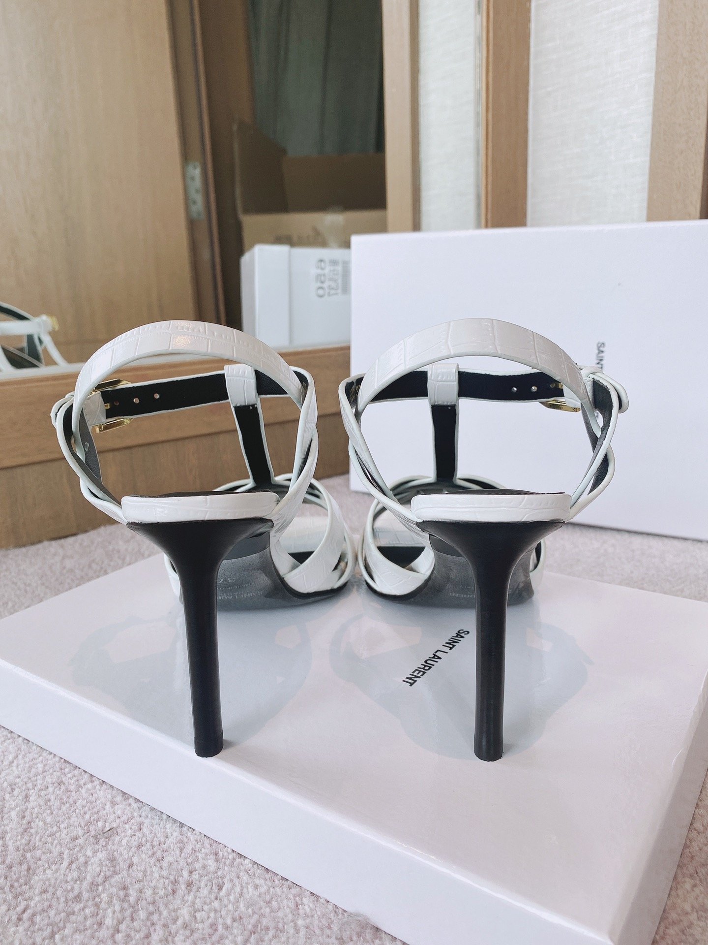 Sa1nt Lau*nt Women’s Tribute Sandals White For Women Y51