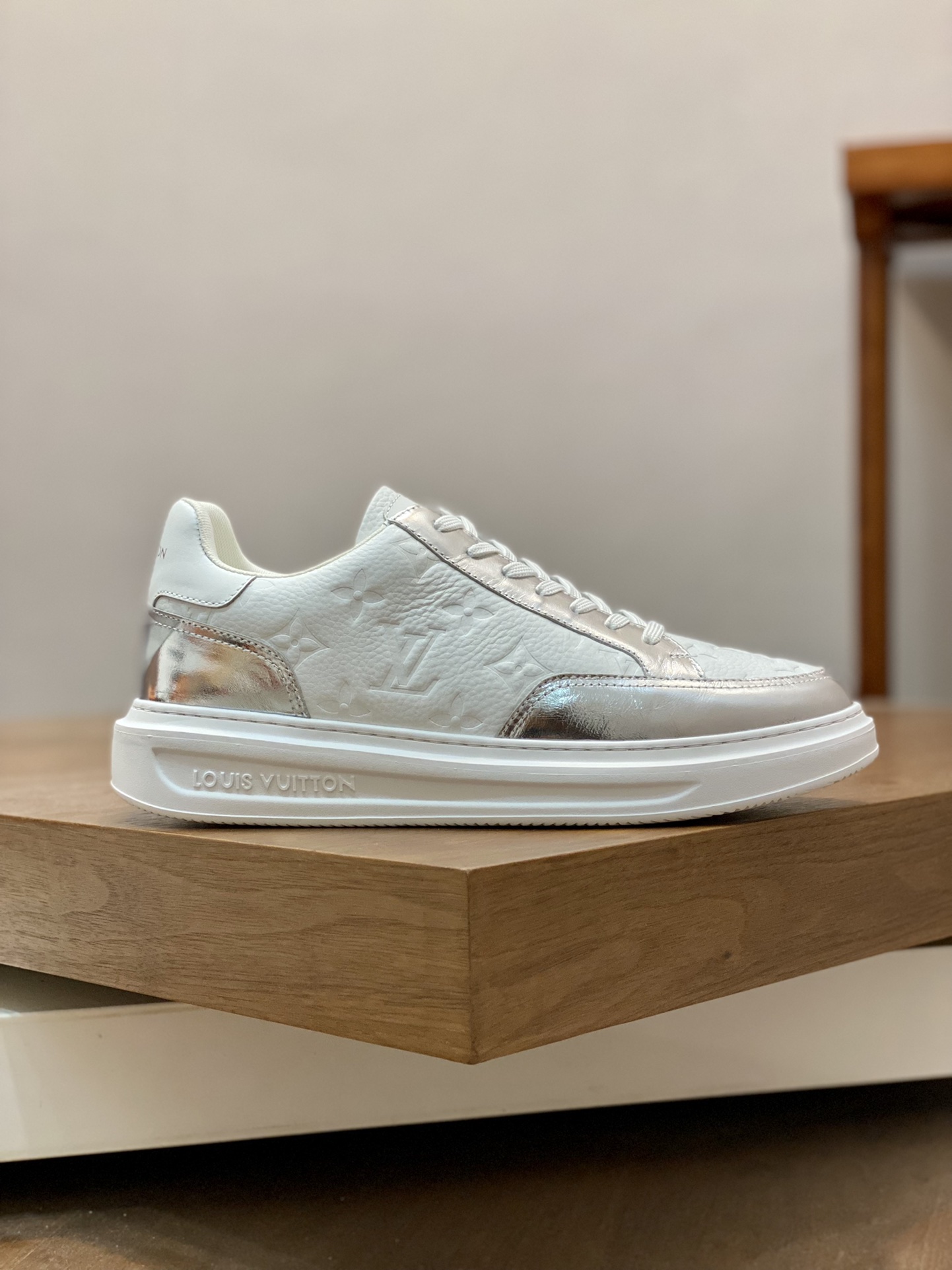 L0vis Vuittion Beverly Hills Sneaker White For Men LV