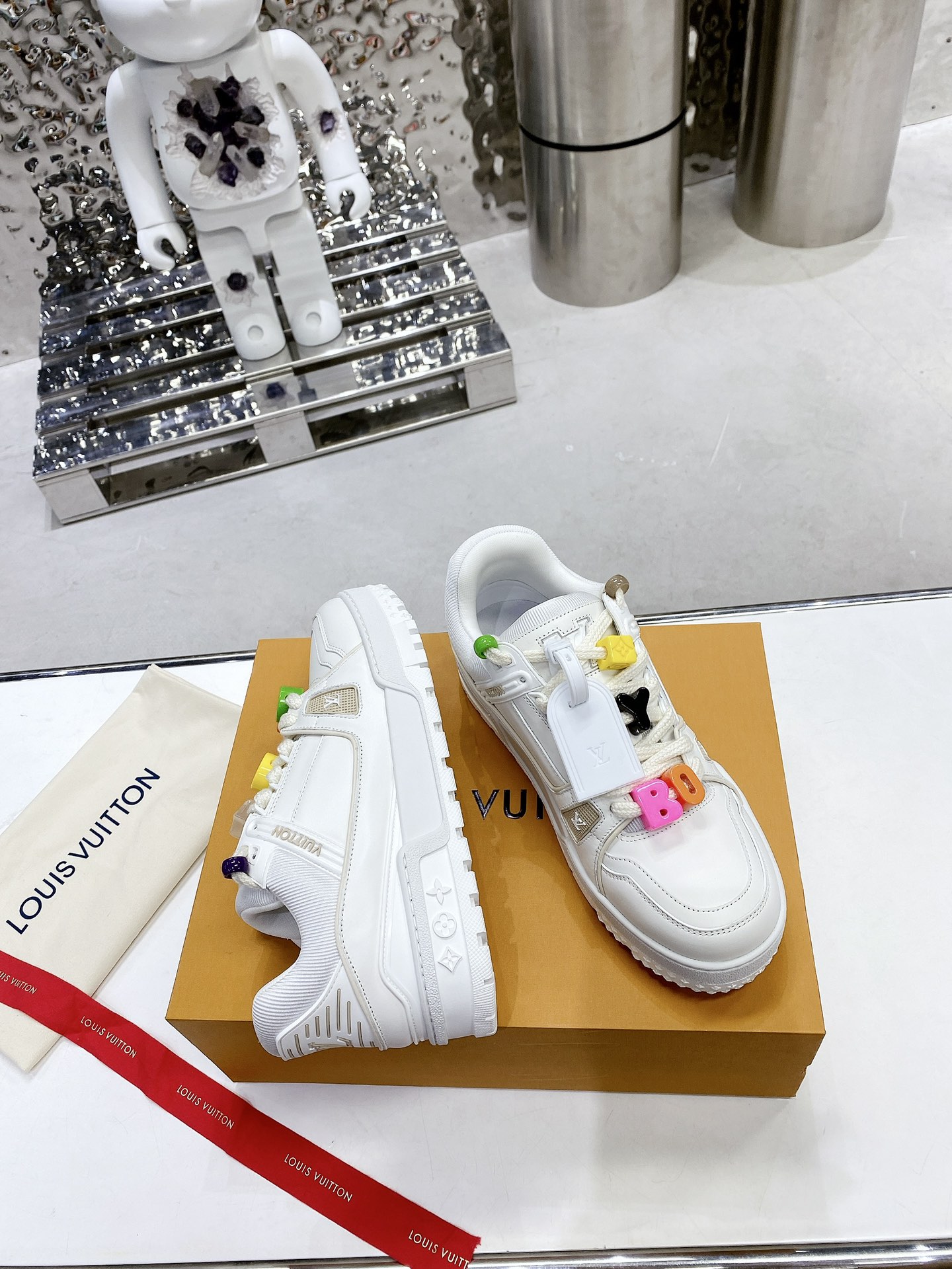 L0vis Vvtt0n LV Trainer Sneaker White For Men LV