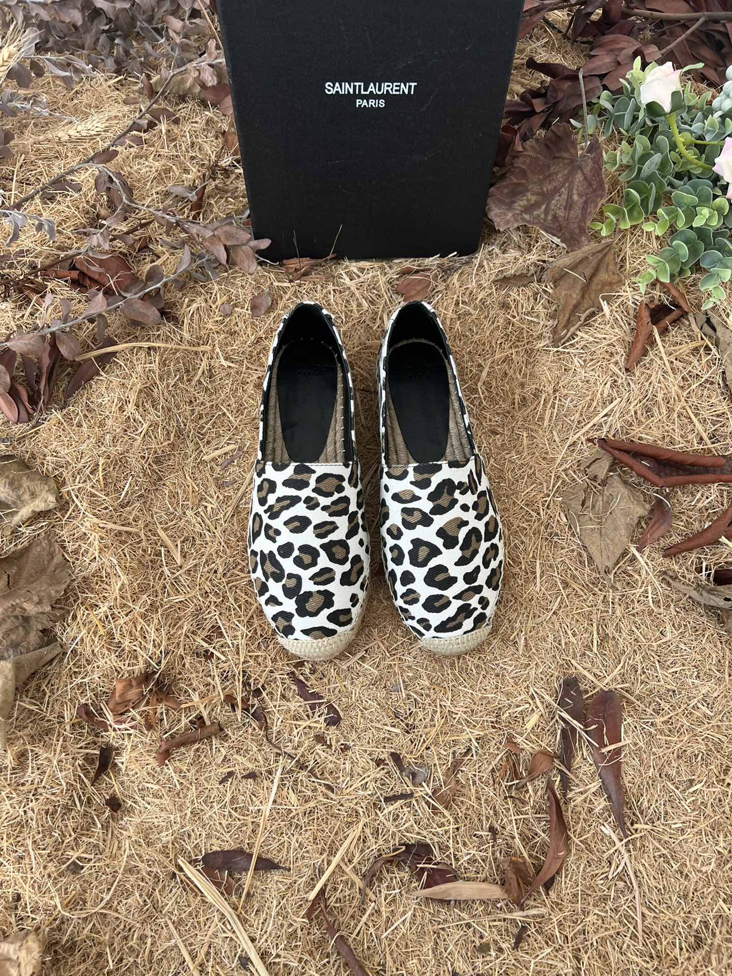 Sa1nt Lau*nt Women’s Y51 Embroidered Espadrilles White For Women Y51