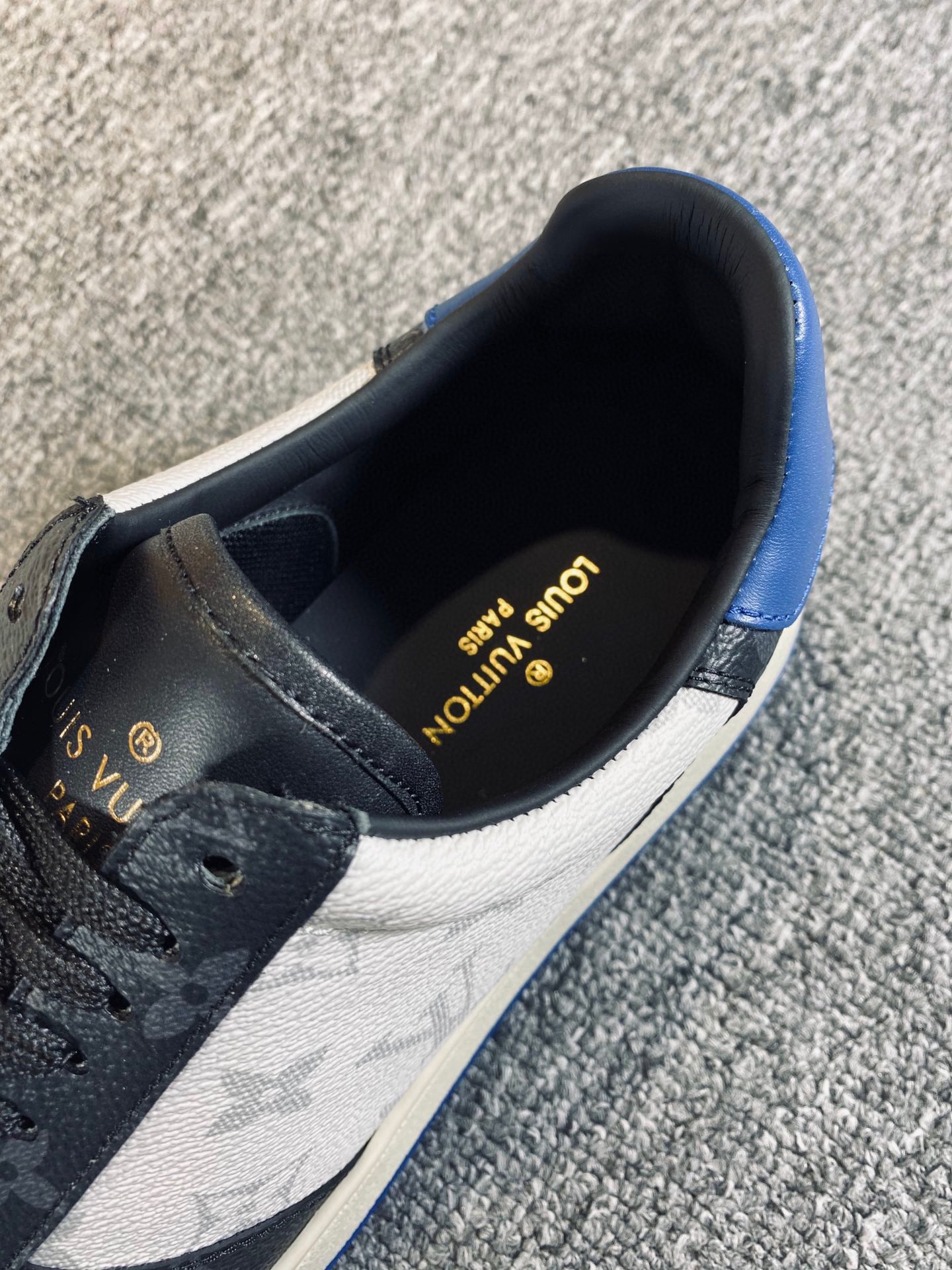 L0vis Vvtt0n Rivoli Sneaker Black And White For Men LV