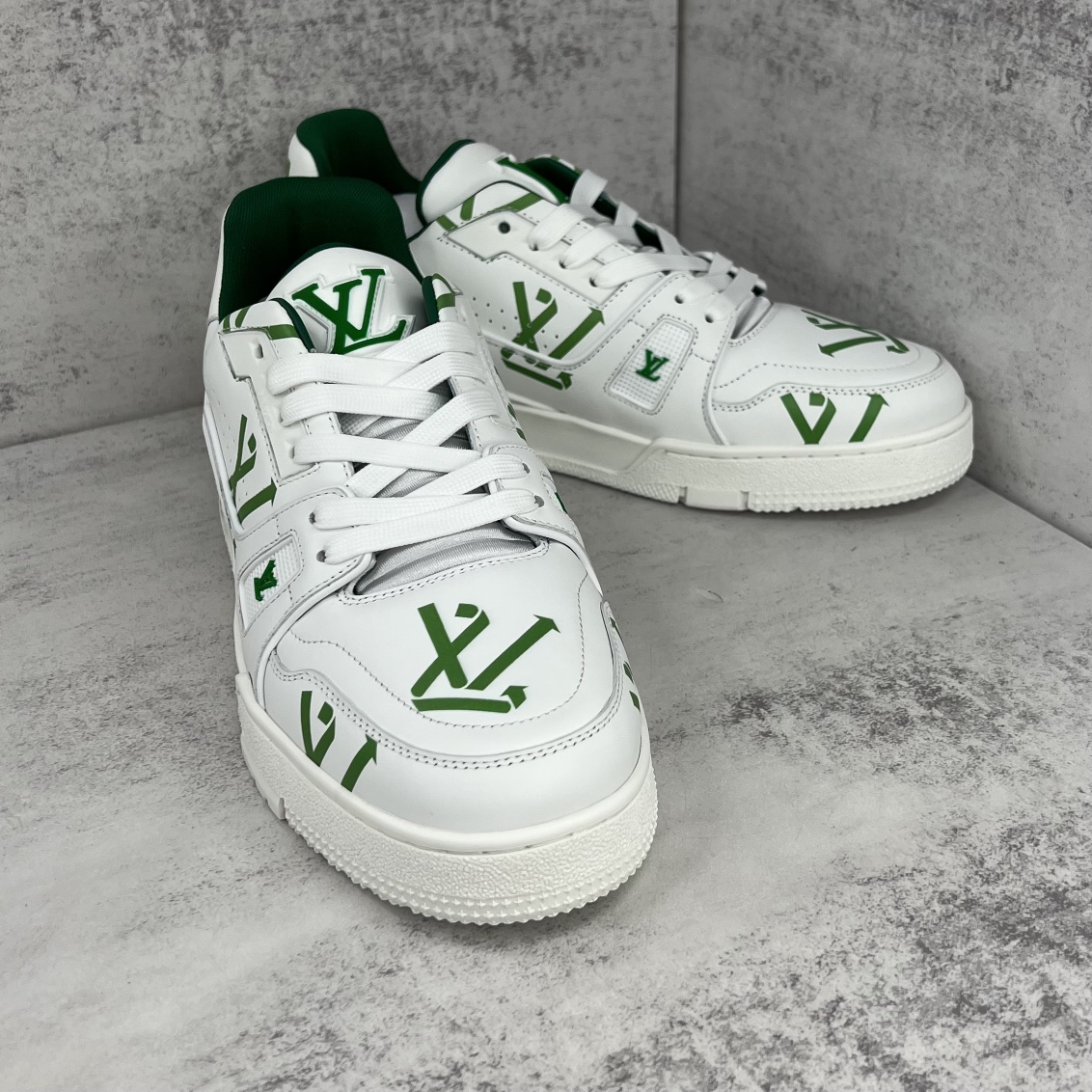 L0vis Vvtt0n Women’s LV Trainer Sneaker Green For Women LV 1AAGXF