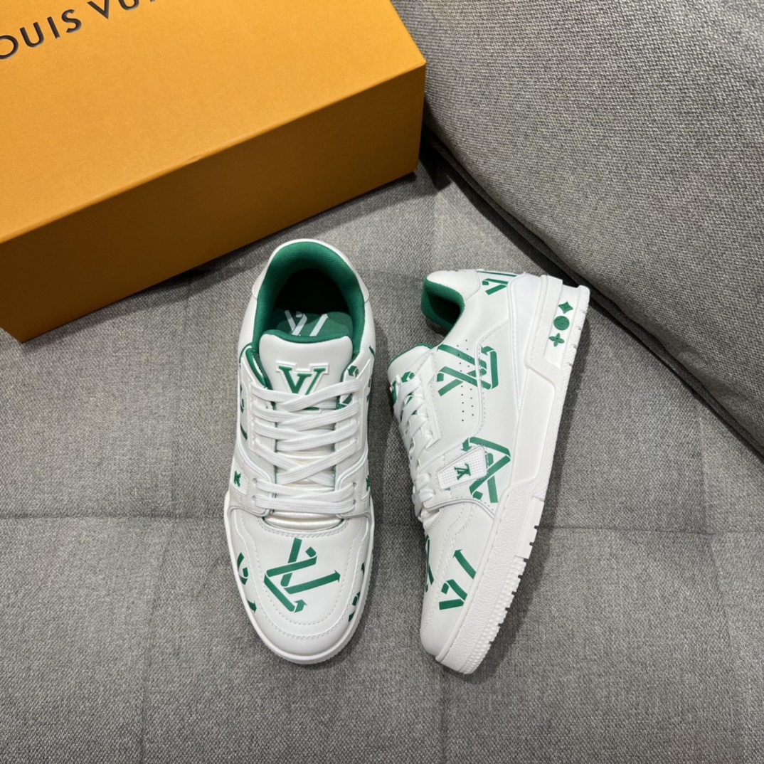 L0vis Vvtt0n LV Trainer Sneaker Green For Men LV 1AAGXN