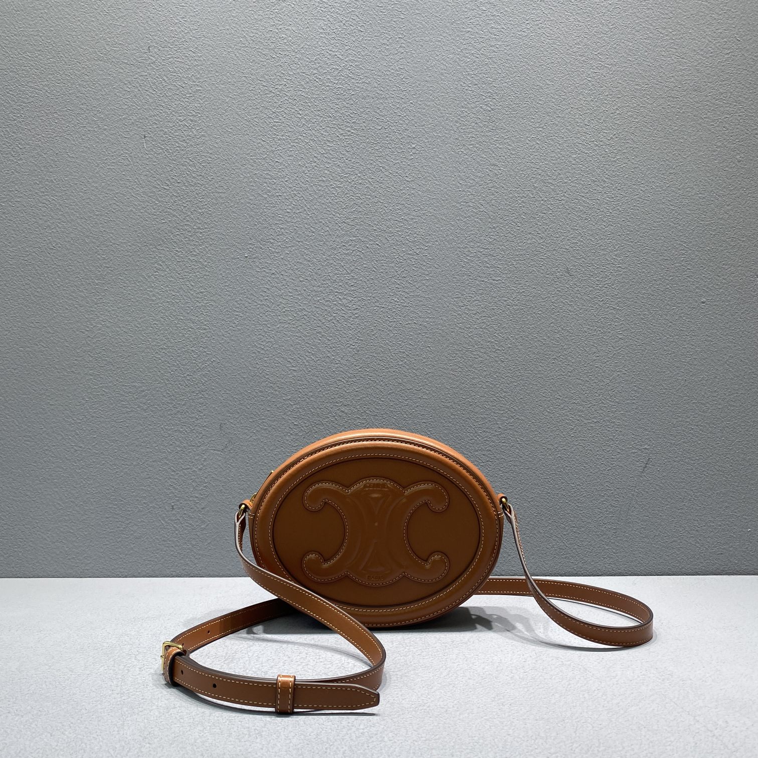 Ce1i*e Oval Bag Cuir Triomphe Brown For Women 8in/20cm 198603DXC.04LU