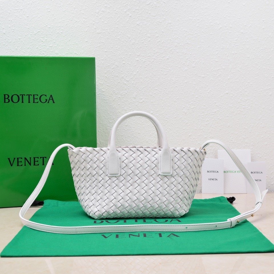 B0tt*ga Ven*ta Mini Cabat White, For Women, Women’s Bags 7.9in/20cm 709464V1OW19009