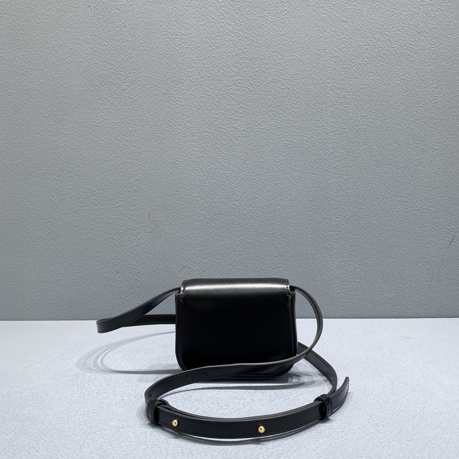 Ce1i*e Teen Triomphe Bag Black For Women 4in/11cm 188423BF4.38NO