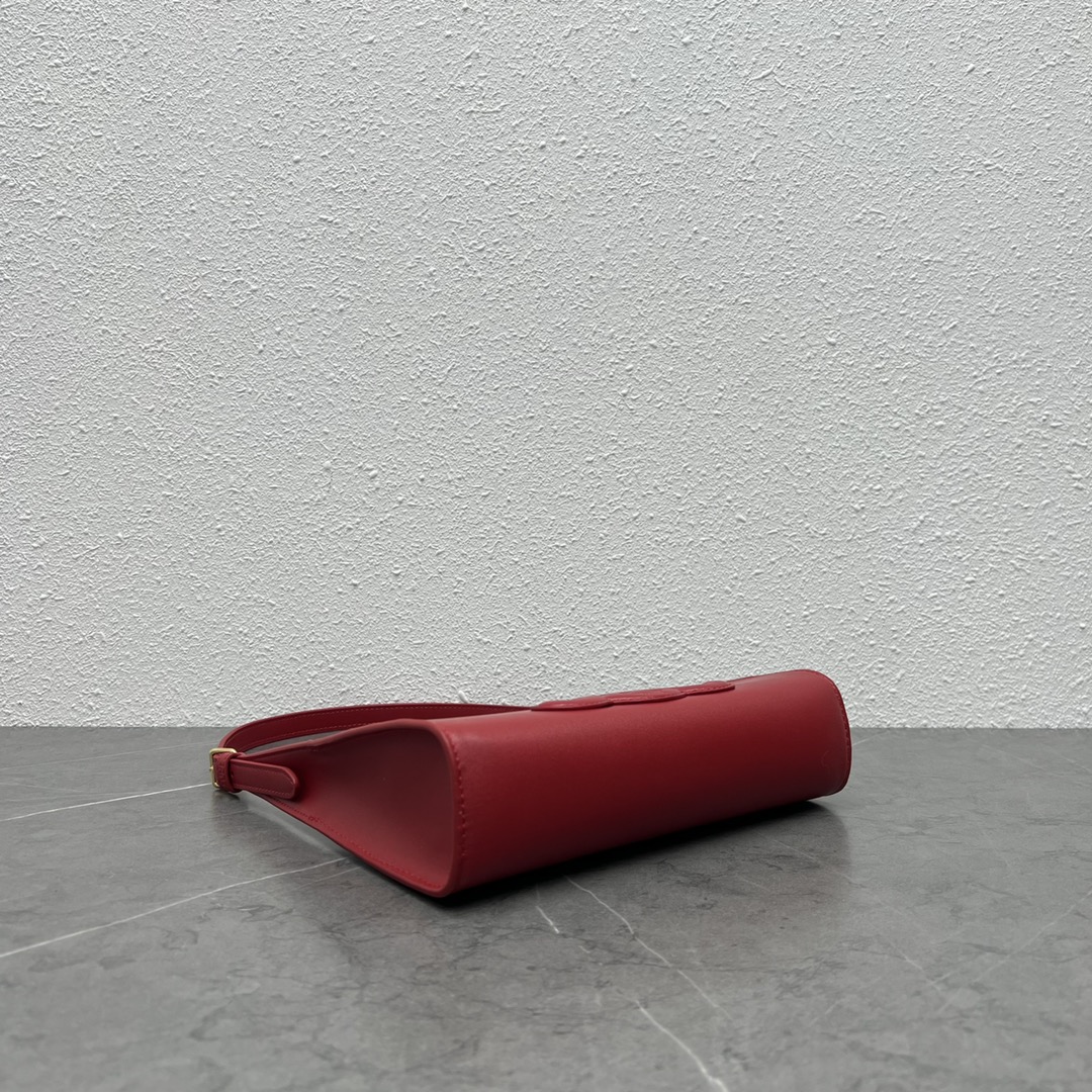 Ce1i*e Cuir Triomphe Shoulder Bag Red For Women 9.4in/24cm