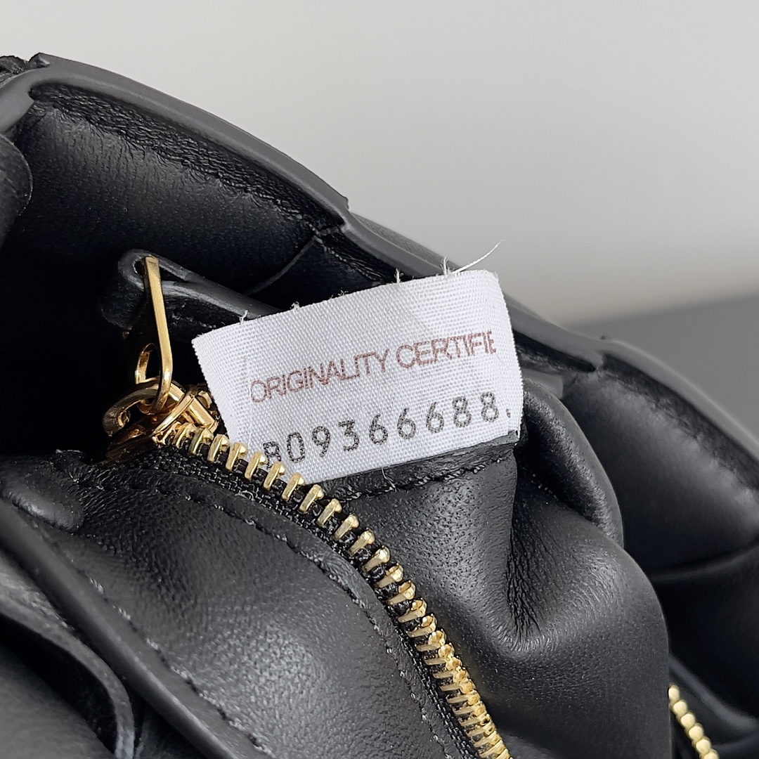 B0tt*ga Ven*ta Small Padded Cassette Black, For Women, Women’s Bags 7.5in/19cm 717506VCQR18425