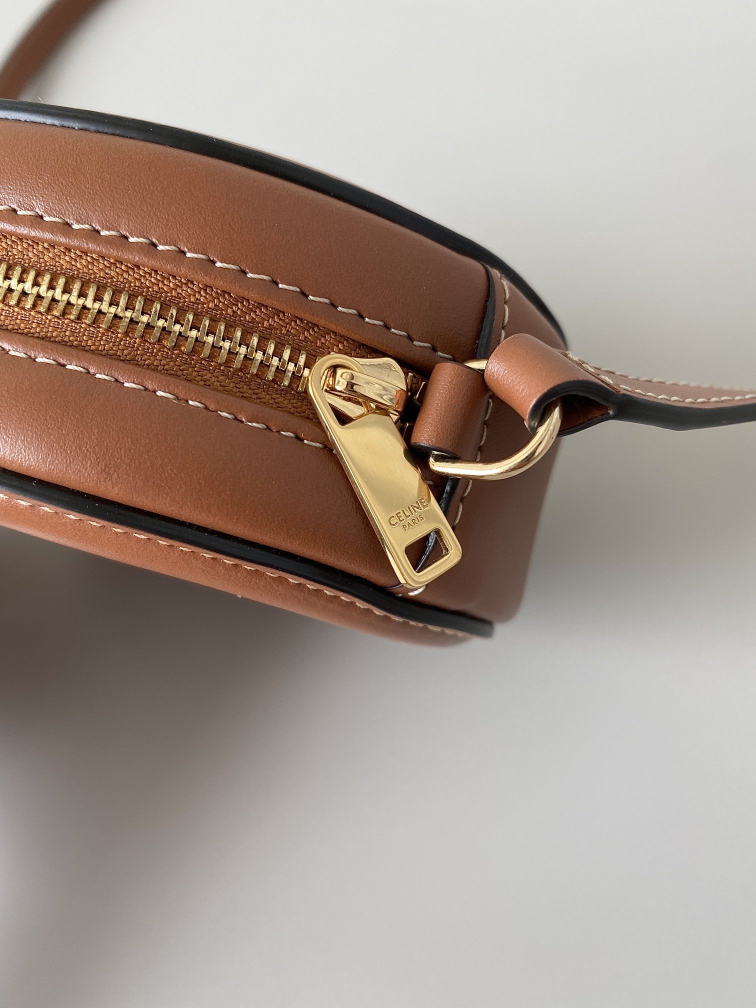 Ce1i*e Crossbody Oval Purse Cuir Triomphe Brown For Women 6in/16cm 10I703DPQ.04LU