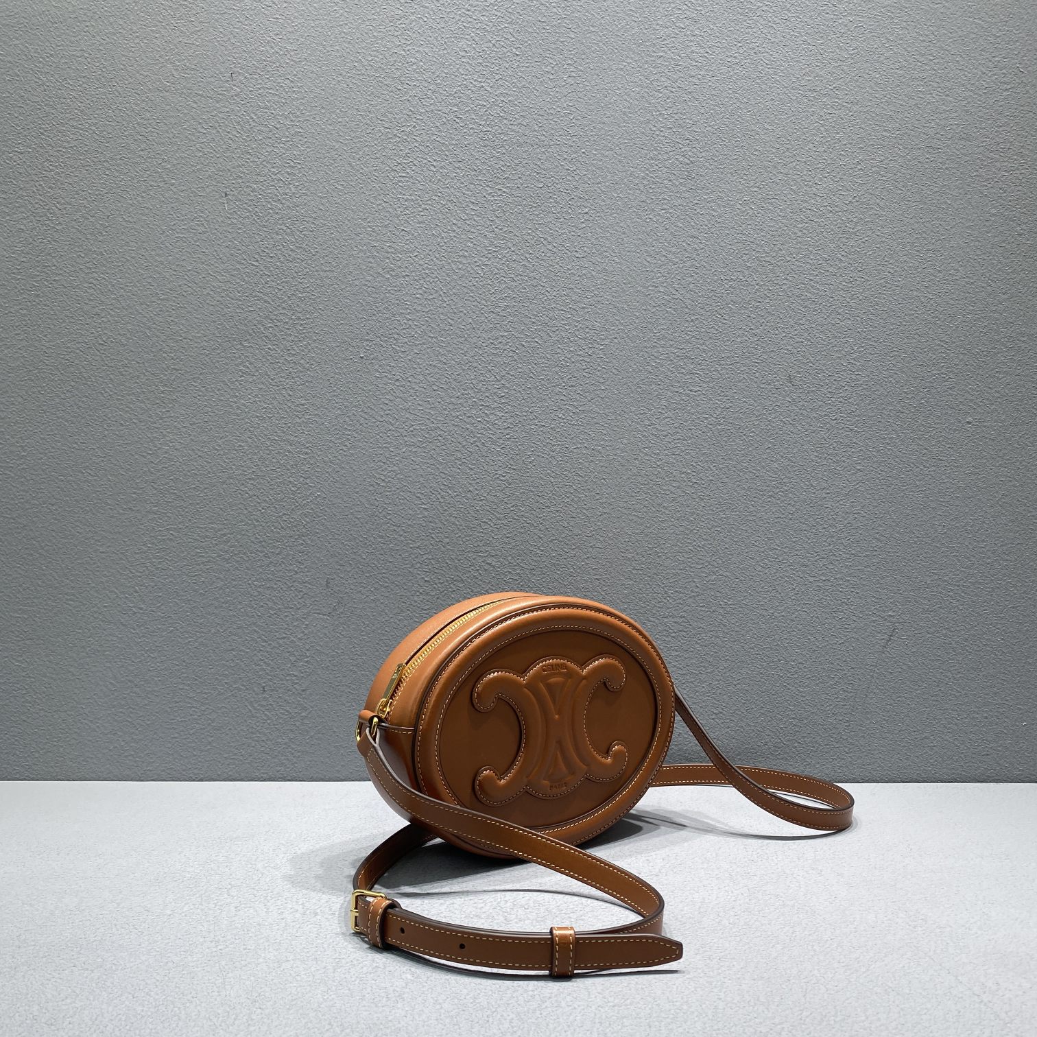 Ce1i*e Oval Bag Cuir Triomphe Brown For Women 8in/20cm 198603DXC.04LU